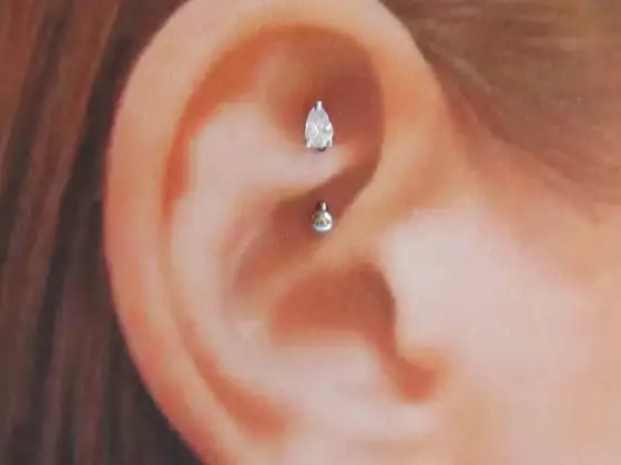 Jestrum piercing - czy to przekłucie dla Ciebie?