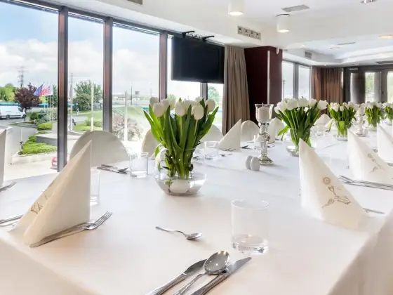 Ile trwa komunia w restauracji - Ile godzin warto zarezerwować?
