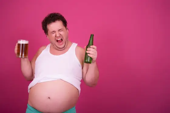 Wódka tuczy? Kalorie, apetyt - Jak alkohol psuje redukcję