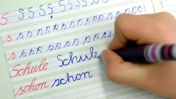 Buchstaben schreiben lernen in der Grundschule - so gelingt es