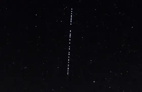 Starlink - przeloty satelitów czy zasięg internetu? Sprawdź!