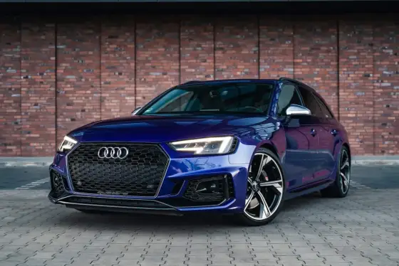 Audi RS 4 - sportowe kombi, które wciąż ma sens?