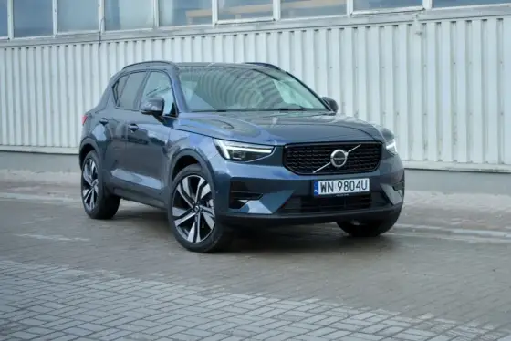 Volvo XC40 (2021) poza asfaltem - Czy to SUV dla Ciebie?
