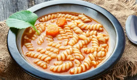 Prosty przepis na zupę pomidorową dla początkujących krok po kroku!