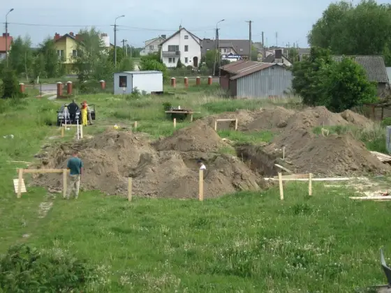 Ile kosztuje wykop pod fundamenty - Czy sama koparka to cały koszt?