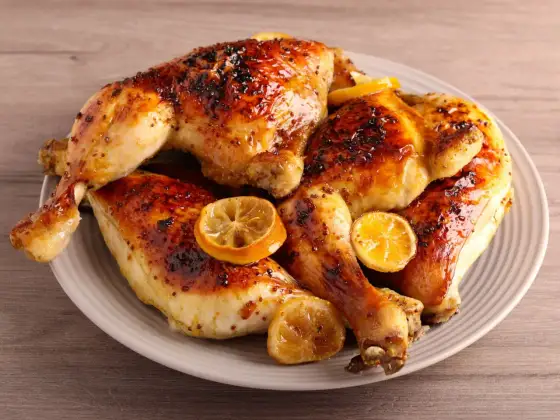 Jak upiec idealną ćwiartkę kurczaka? Czas, temp. i triki