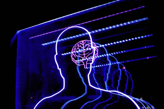 Psychodeliki skutki uboczne: jakie zagrożenia mogą cię spotkać?