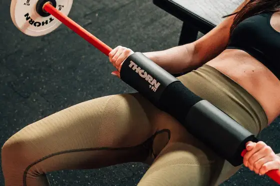 Hip thrust w domu - Technika, błędy i efekty bez siłowni