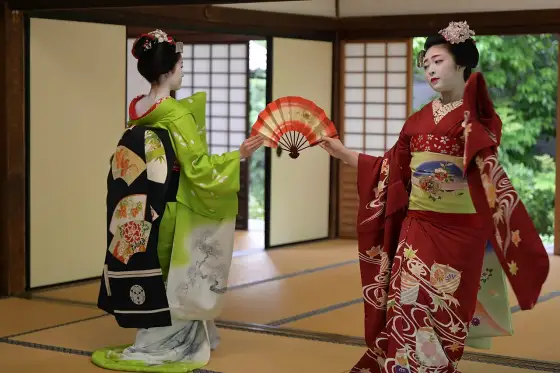 Gejsza kto to? Prawda o japońskiej artystce - Maiko, Geiko