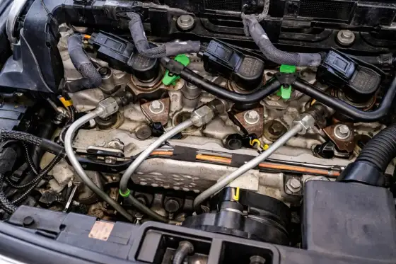 Błąd DTC P1352 Peugeot - Świece czy przekaźnik? Poznaj diagnozę