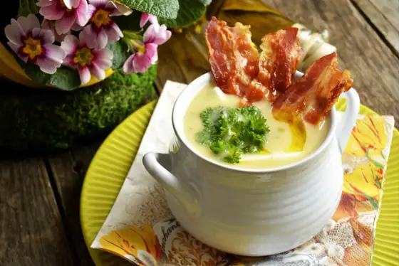 Zupa chrzanowa na Wielkanoc - przepis, który pokochasz!