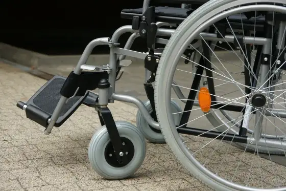 Refundacja na wózki inwalidzkie NFZ - Jakie są limity i zasady?