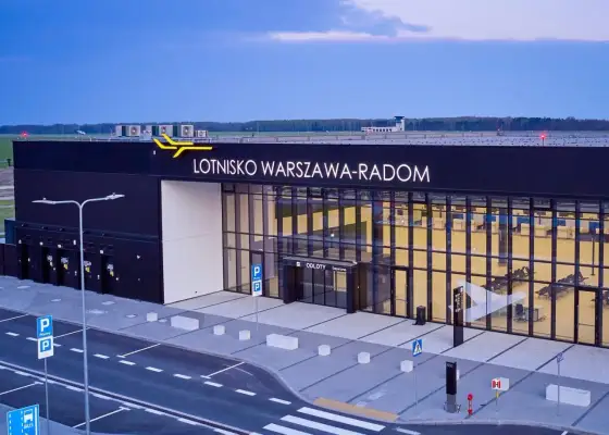 Lotnisko Radom: Połączenia, dojazd, terminal czy to lotnisko dla Ciebie?
