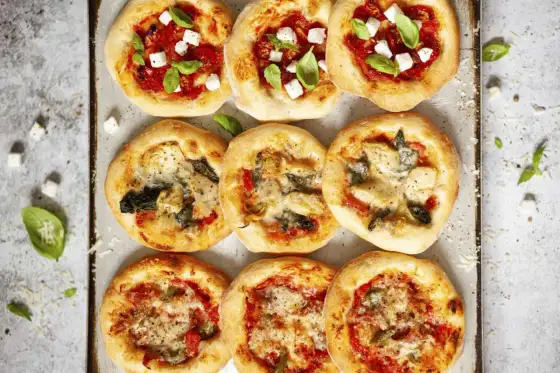 Gotowe ciasto na pizzę - jak zrobić z niego dobrą pizzę?