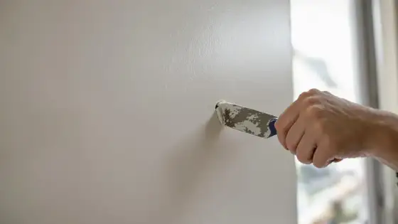 Réparer un trou dans un mur - Le guide pour une finition invisible