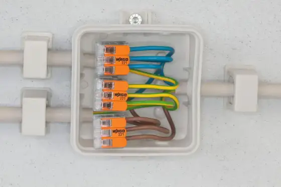 Instalacja elektryczna w domu - wybierz materiały mądrze!