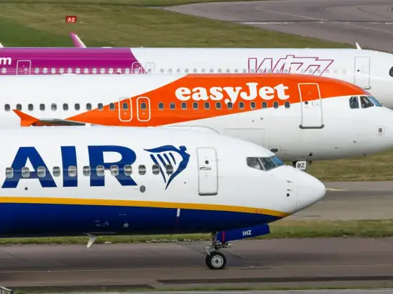Ryanair czy Wizz Air - Która linia jest naprawdę tańsza?