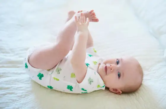 Baby mit 6 Monaten - Was es können sollte und was nicht