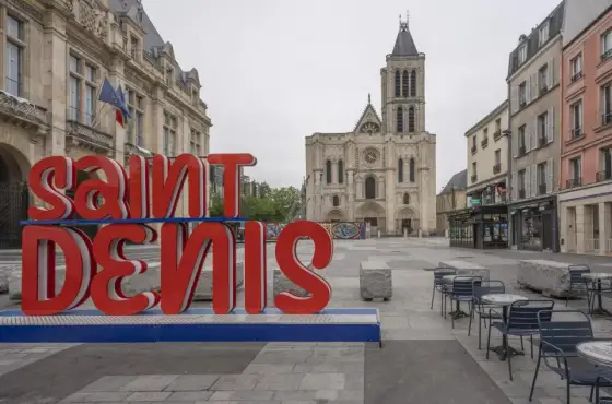Saint-Denis - czy jest bezpieczne? Jak planować wizytę?