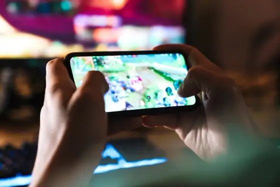 5G w smartfonie - Czy naprawdę warto? Praktyczny przewodnik