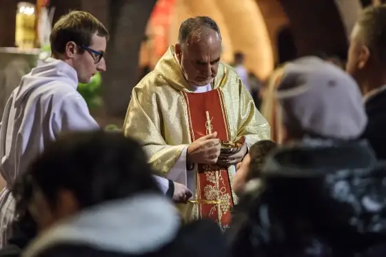 Post eucharystyczny: Czy złamanie to grzech? Jasne zasady