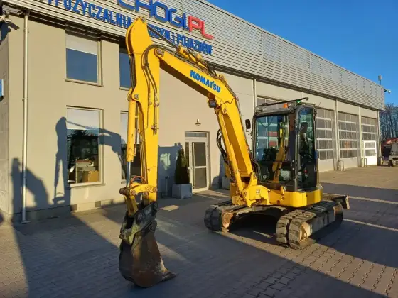 Ile kosztuje godzina pracy koparki? Realne stawki i porady