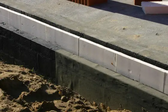 Ile styroduru na fundament - Jaka grubość izolacji ma realny sens?