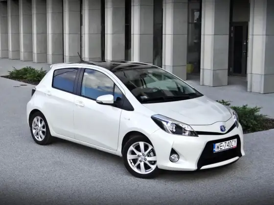 Toyota Yaris - Opinie, spalanie i ceny. Czy warto kupić hybrydę?