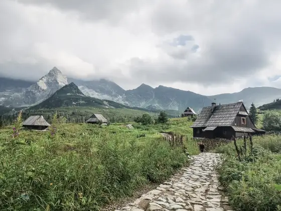 Góry za granicą - gdzie jechać, ile to kosztuje i jak zaplanować