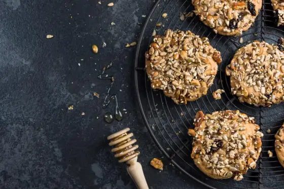 Zdrowe ciasteczka owsiane z miodem - prosty przepis i triki