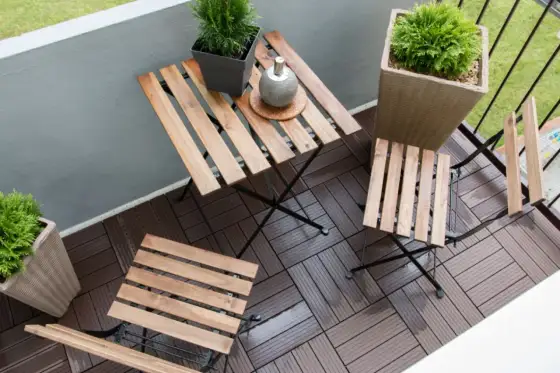 Czym wyłożyć balkon? Wybierz mądrze i uniknij problemów!
