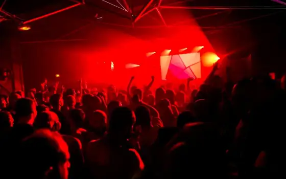 Discoteche a Parigi per giovani - quartieri e locali giusti