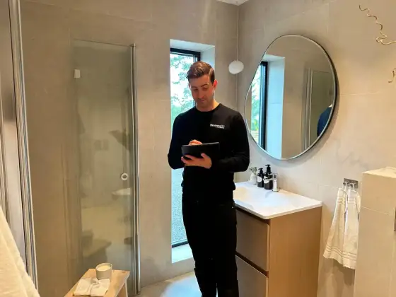 Badrumsrenovering som håller - budget, regler och smarta val