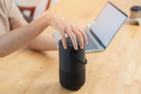 Jak podłączyć głośniki do laptopa? Poradnik krok po kroku