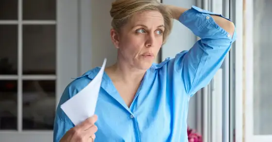 Kiedy ustępują objawy menopauzy i co je może przedłużać?