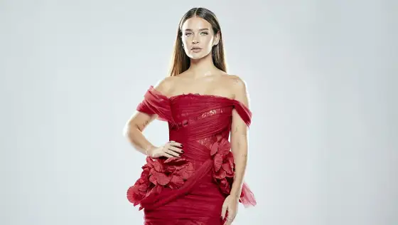 Laura Escanes y su vestido rojo - ¿Por qué impactó tanto?