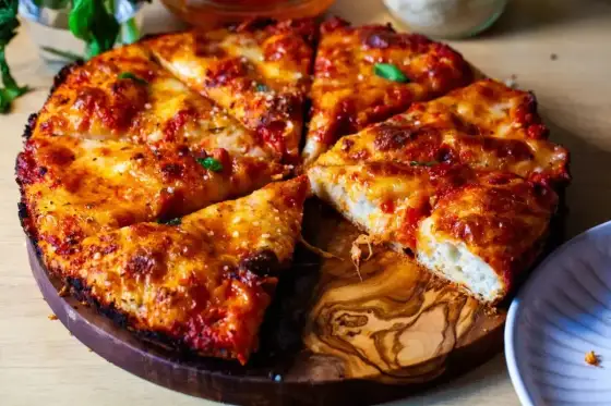 Pizza rzymska - przepis, różnice, jak rozpoznać dobrą?