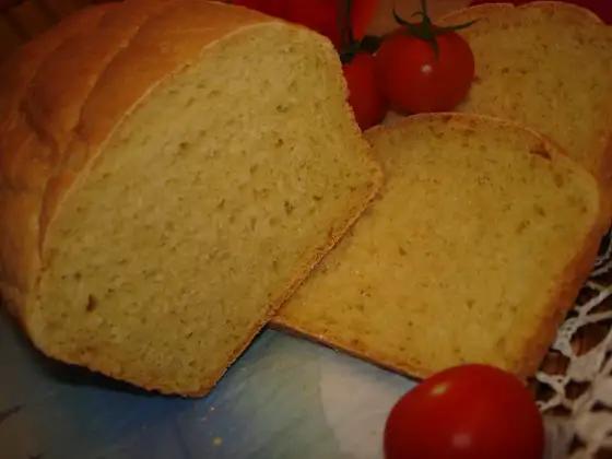Chleb z mąką kukurydzianą - Jak upiec puszysty i złocisty bochenek?