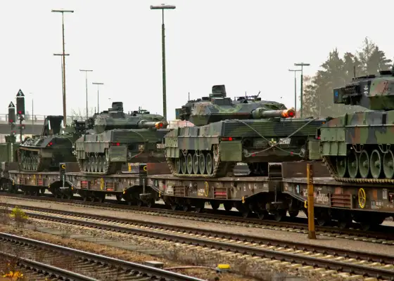 Wojskowy transport kolejowy – Jak działa i kiedy jest kluczowy?