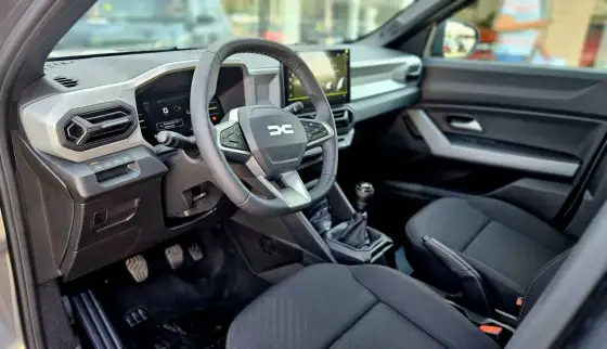 Dacia Bigster wnętrze - Czy to idealny SUV dla rodziny?