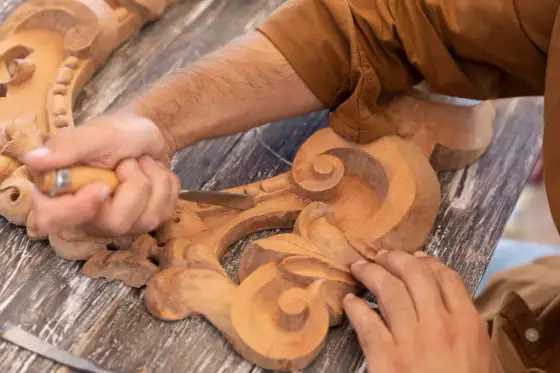 Sculpture sur bois - Maîtrisez l'art, du bois à la finition