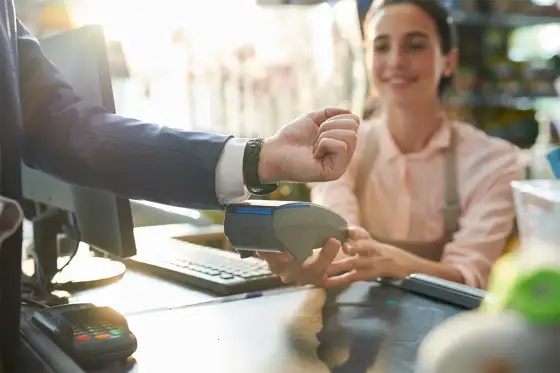 Xiaomi Pay: Płać zegarkiem bez telefonu! Przewodnik i banki
