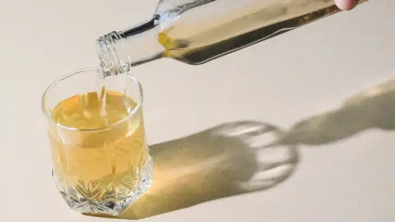 Essigwasser trinken - Mythos oder Wahrheit? Dein Guide