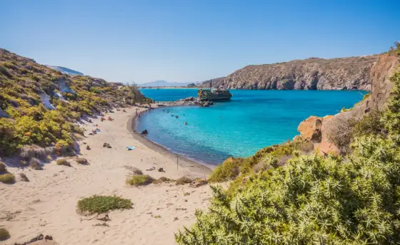 Nisyros - wulkan, plaże i geotermia. Przewodnik po wyspie