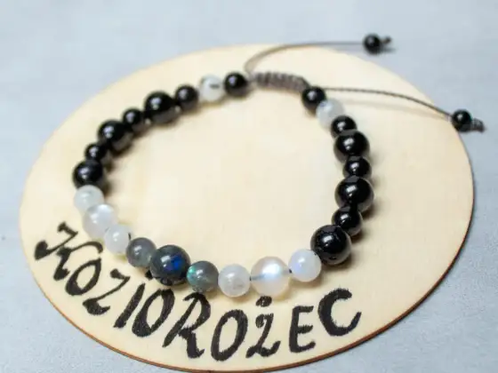 Jaki kamień dla Koziorożca wybrać? Granat, onyks czy kwarc dymny