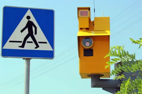 Mandat z fotoradaru - Po jakim czasie przychodzi?