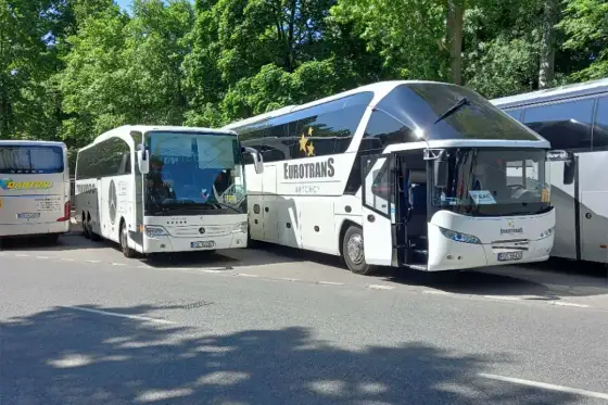 Toaleta w autokarze - Jak uniknąć stresu w podróży?