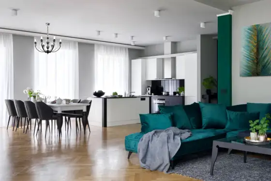 Firany na dwa okna obok siebie: Jak stworzyć spójną aranżację?