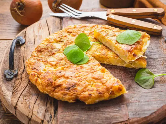 Tortilla de Patatas - So gelingt das spanische Kartoffelomelett