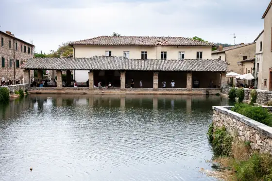 Bagno Vignoni - Guida completa: cosa vedere e dove fare il bagno